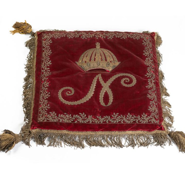 Decorative cushion on which the keys of the city of The Hague were presented to Emperor Napoleon