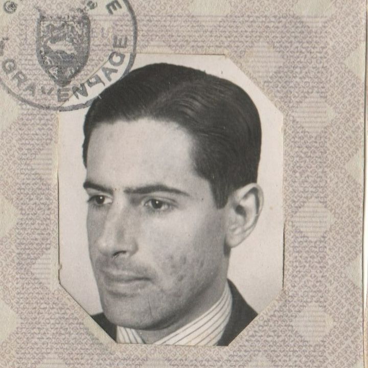 Identity card of George Maduro