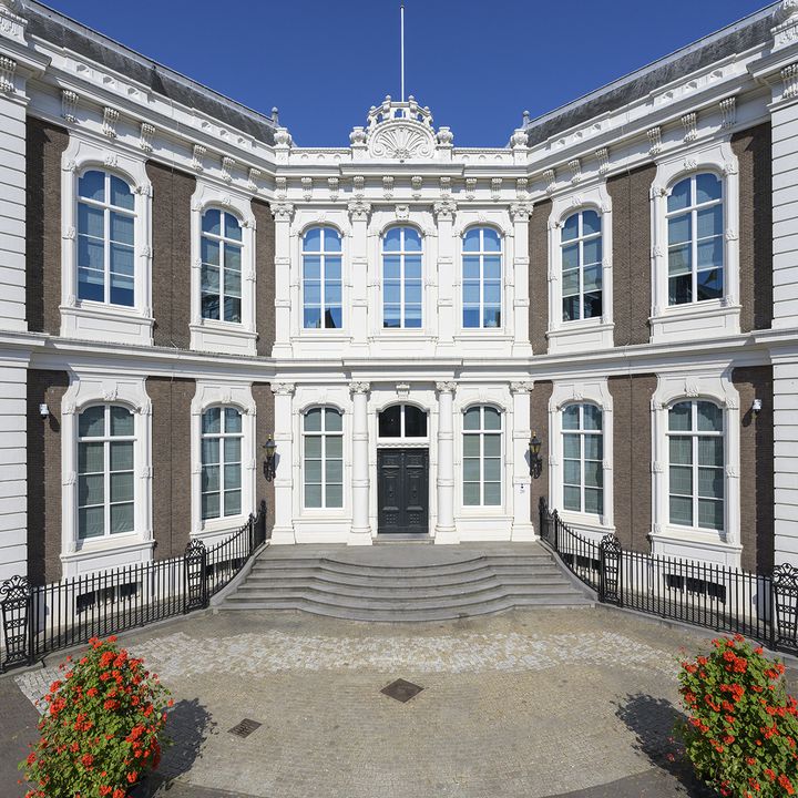 Paleis Kneuterdijk