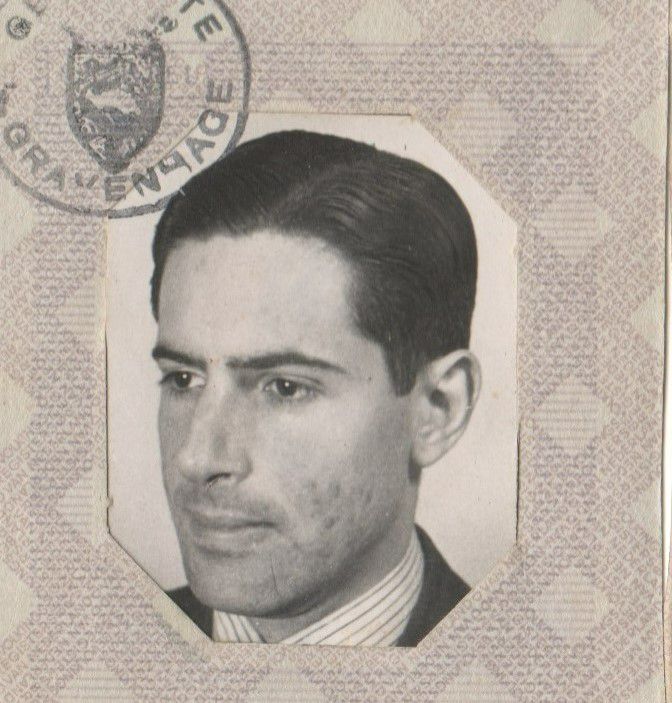 Persoonsbewijs van George Maduro
